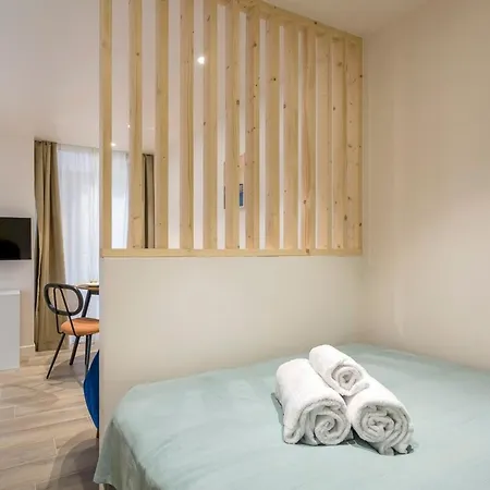 Cozy - Heart Of The Traboule *