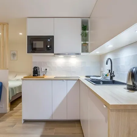 Cozy - Heart Of The Traboule Lyon
